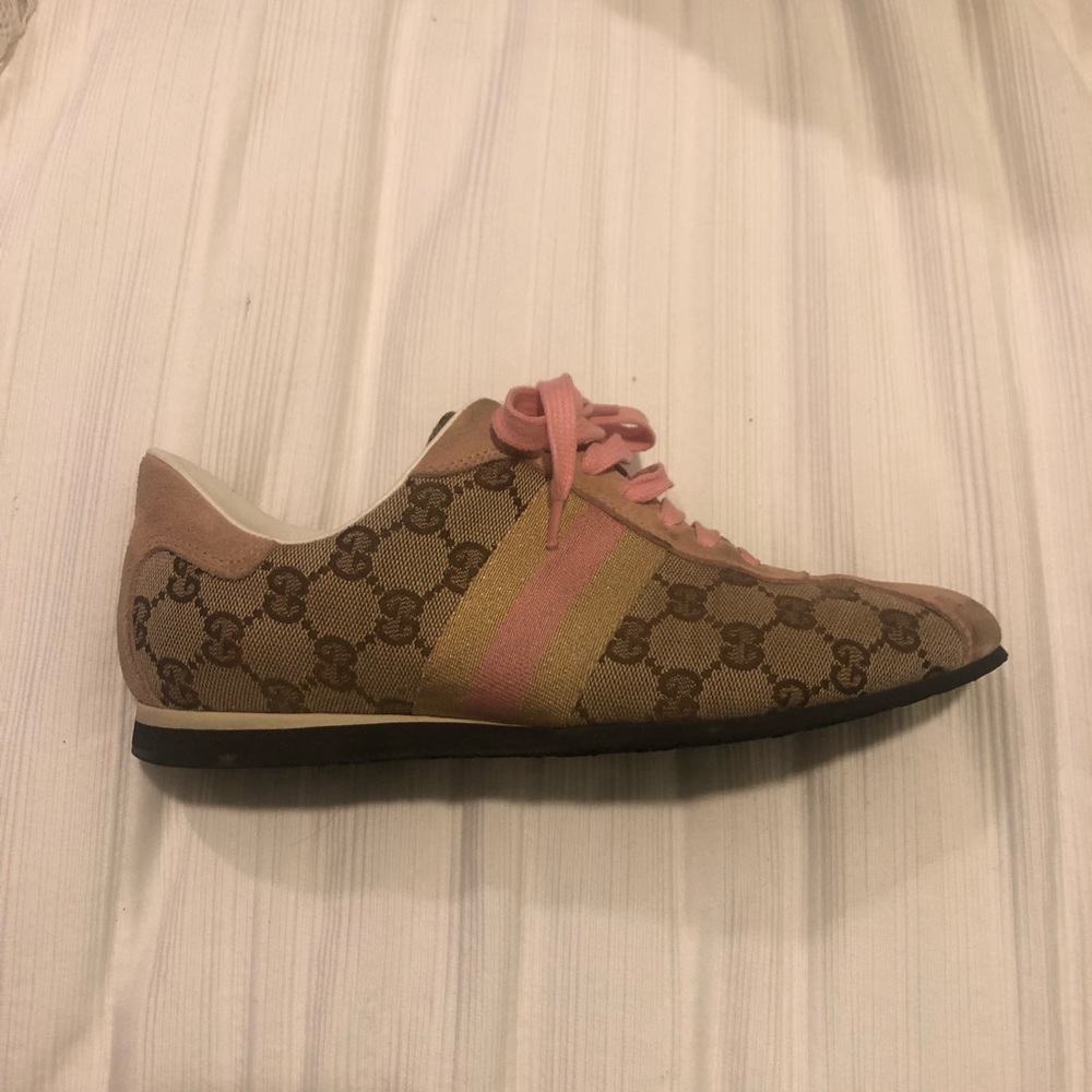 Gucci Logo Sneaker - Picture 3 of 10